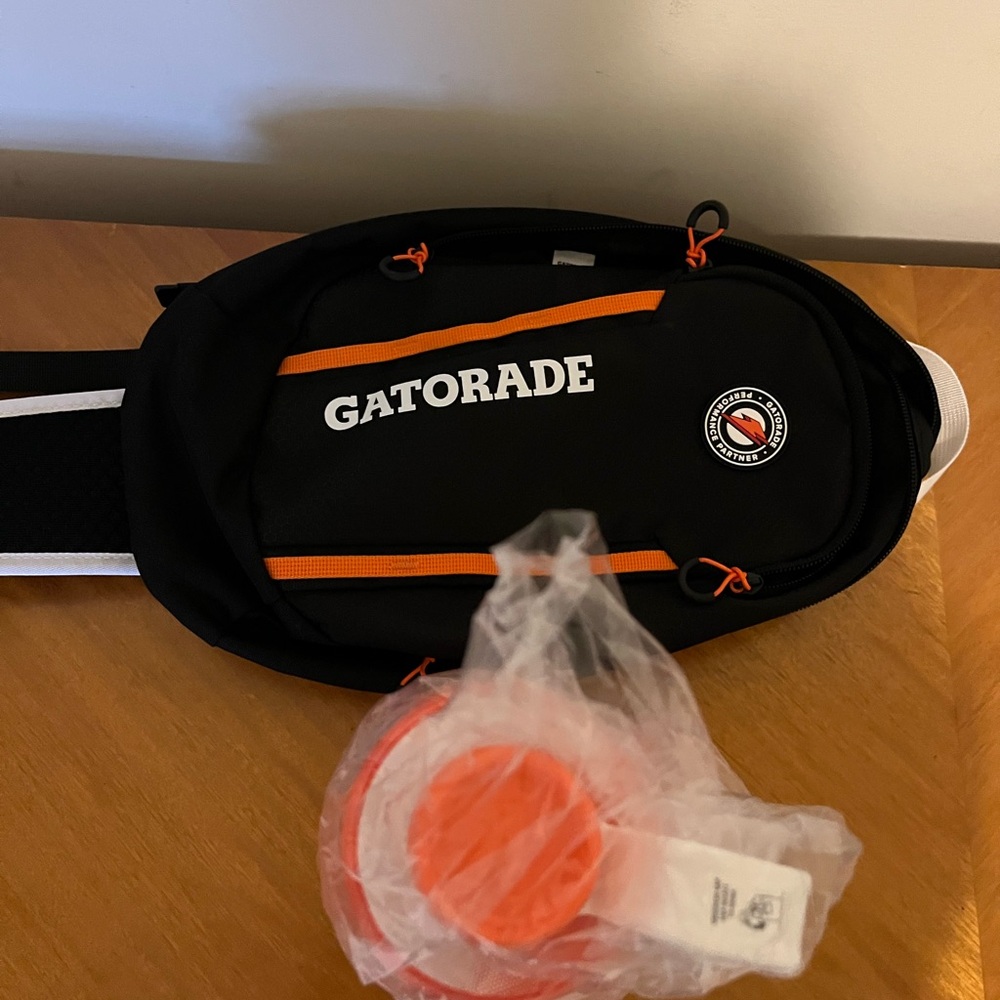 Gatorade Black and Orange sling bag w water bottle